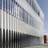 Panneaux décoratifs en aluminium avec déflecteur externe en forme de vague 3D Twist Wall Design Carreaux de plafond