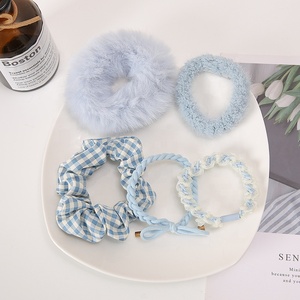 All'ingrosso 5 pezzi regalo per ragazze accessori per capelli per bambini plaid per capelli fascia in gomma pelosa pelosa soffice scrunchie set <span class=keywords><strong>rosa</strong></span> - Product Image 3