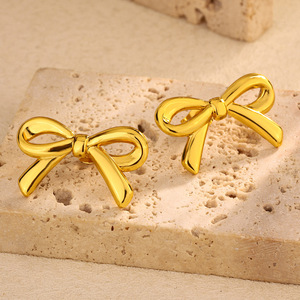 Orecchini da donna Vintage placcati in oro 18K personalizzati grossi orecchini impermeabili a bottone con orecchini a cuore in acciaio inossidabile Non allergico - Product Image 5