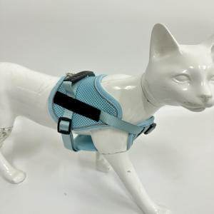 Arnés de Gato de Diseño Moderno y de Lujo, Arnés y Correa para Gatos para Paseos al Aire Libre - Product Image 2