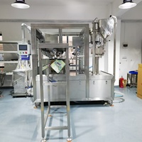 Machine automatique de remplissage et de bouchage de sachets à bec verseur pour yaourt grec, aliments pour bébés et produits laitiers liquides