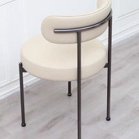 Chaise de salle à manger minimaliste italienne couleur crème, design luxe léger, pour la maison et les îlots de cuisine de restaurant