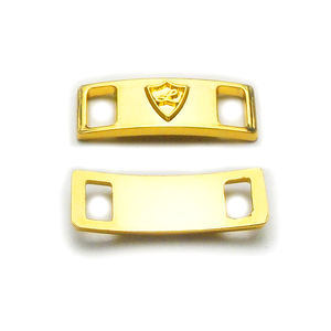 Maatwerk 3d Schield Logo Bocht Metalen Schoenveters Gespen Twee Gaten Gebogen Schoenveter Tags Schield Ontwerp Metalen Schoenveters Bedels - Product Image 1