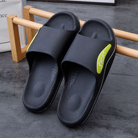 Sandales de plage pantoufles antidérapant doux semelle épaisse mode été intérieur extérieur chaussures de maison pour hommes