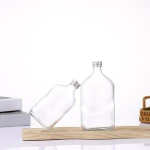 Bouteille vide transparente haut de gamme, plate et ronde, 50 ml/100 ml/250 ml, adaptée au brandy, au gin, au rhum, à la vodka, à la <span class=keywords><strong>tequila</strong></span>, avec bouchon en aluminium - Product Image 2