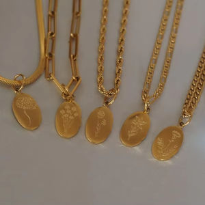 Collar de Acero Inoxidable con Baño de Oro de 18K con Flor de <span class=keywords><strong>Nacimiento</strong></span>, Colgante de Flor de <span class=keywords><strong>Nacimiento</strong></span>, Regalo para Ella - Product Image 3