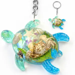 Porte-clés en résine cristal clair en forme de tortue avec crabe naturel type marin porte-clés personnalisés fabricants chinois vente en gros