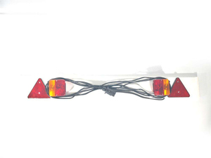 Nouvelles plaques réflectrices triangulaires extensibles en acier galvanisé pour feux de remorque, homologuées pour camions et véhicules agricoles - Product Image 3