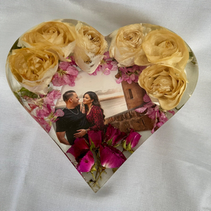 Marco de fotos decorativo de resina para la decoración de la sala de estar y el dormitorio a un precio asequible por CRAFT ZONE EXPORT - Product Image 1