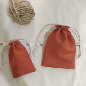 Bolsa de Terciopelo Negra Personalizada para Joyería y Gafas, con Característica Reciclable y Logotipo Incluido - Product Image 5