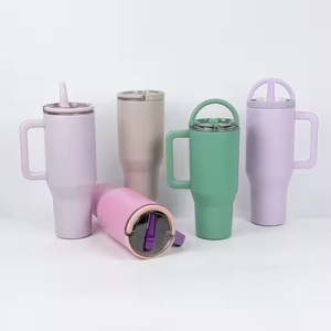 2025 moderno y elegante taza de acero inoxidable de 40OZ mango de paja plegable ligero Big Mac aislamiento de coche a prueba de fugas vacío portátil - Product Image 1
