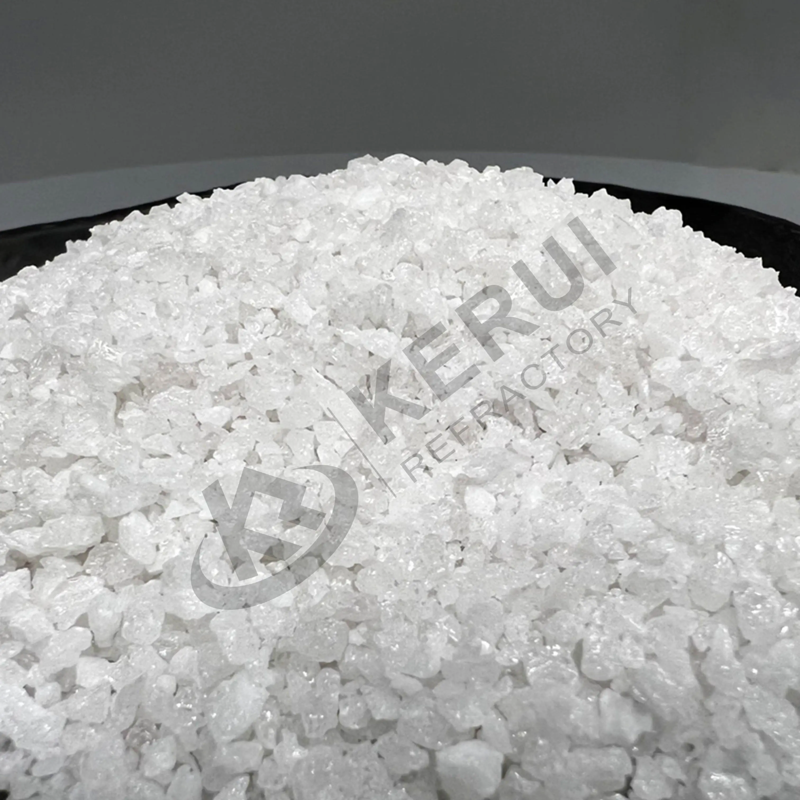 KERUI工場販売ガラス産業と表面加工炉の裏地用の白いコランダム砂