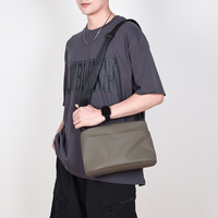Nouvelle Tendance Mode : Sac à Bandoulière Zippé Simple et Polyvalent, Sac Croisé Décontracté, Sac à Dos Portable et Étanche pour Homme