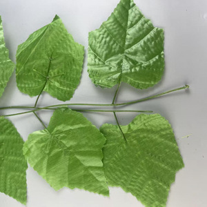 Ramo de Hojas de Uva Artificiales, Follaje Verde de Plástico, Decoración de Techo Interior, Ratán para Paisajismo, Venta al por Mayor - Product Image 3