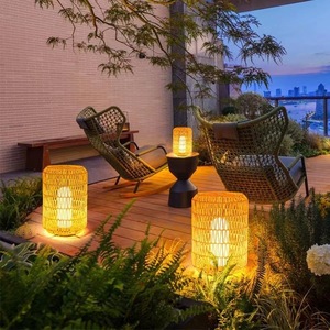 Lampe solaire en rotin pour le sol, lumière LED imperméable pour jardin, décoration de pelouse et de patio extérieur - Product Image 3