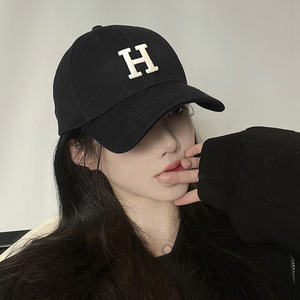 Gorra de Béisbol con Logotipo H Grande, Tela de Sarga Azul Oscuro, Protección Solar para Mujer, Primavera/Verano - Product Image 5