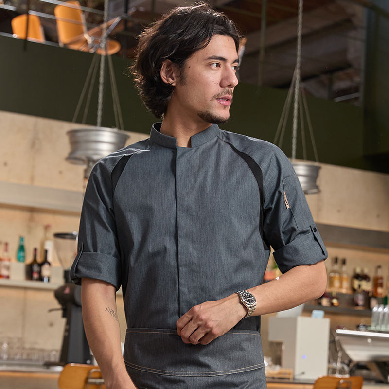 เสื้อสีเทามีแขนยาว