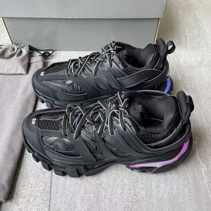 Chaussures de course et de tennis classiques rétro à LED, respirantes, douces, en maille, de haute qualité, élégantes et décontractées - Product Image 3