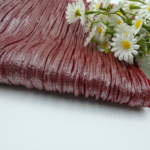 Feuille plissée tissu vente chaude de haute qualité 100% Polyester or estampage crêpe femmes robe de soirée bagages tissu pour vêtements - Product Image 4