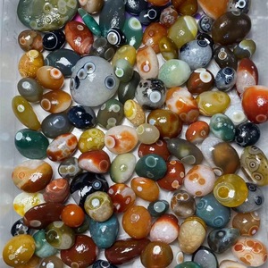 Vente en gros de pierres de palmier Gobi Dzi en agate œil du ciel du Tibet, naturelles, de haute qualité, couleurs mélangées, polies, brutes, pour la lithothérapie - Product Image 1