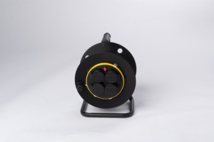 Avvolgicavo in Metallo Impermeabile da Esterno con 4 Prese Schuko, Cavi di Alimentazione Fissi, Prolunghe - Product Image 3