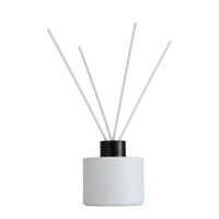 Vente en gros de flacons diffuseurs à roseaux ronds vides de luxe contenants diffuseurs à roseaux décoratifs 100ml 200ml flacons diffuseurs noirs avec roseaux