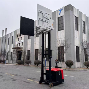 Carrello Elevatore Elettrico SNSC con Pinza Refrigerante e Posizionatore, Capacità 1500kg - Product Image 3