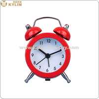 Fabricant Vente en gros Réveil créatif Design moderne Rétroéclairage Mouvement électronique Horloge de bureau à quartz Caractéristiques Calendrier