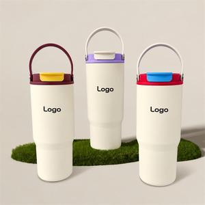 Gobelet isotherme en acier inoxydable de 750 ml à double paroi avec couvercle, bouteille de voyage au design minimaliste - Product Image 1