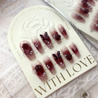 Faux ongles à presser pour femmes, rouge bordeaux, longs, forme cercueil, avec breloques 3D rose noire, papillon et perle, pour un style vintage Dark Romance