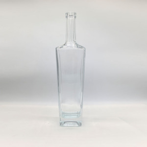 Venta directa de <span class=keywords><strong>f</strong></span>ábrica 750ml/700ml Botellas de vidrio cuadradas transparentes Vacías para Vodka Gin <span class=keywords><strong>Rum</strong></span> con corcho - Product Image 6