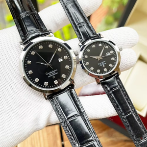 Montres pour homme et femme avec cadran noir, index des heures en diamant, affichage de la date, bracelet en cuir à motif crocodile, quartz Omegaes - Product Image 1