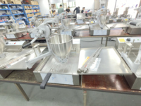 Machine commerciale à faire des beignets / Machine à boules de beignets / Machine manuelle à beignets mochi / Extrudeuse alimentaire