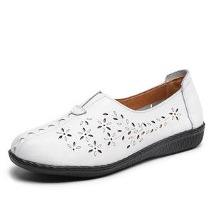 2025 chaussures plates en peau de vache pour femmes printemps été transfrontalier décontracté sans lacet mocassins semelle en caoutchouc souple <span class=keywords><strong>pied</strong></span> <span class=keywords><strong>nu</strong></span> maman mode tendance - Product Image 4