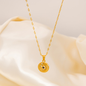 Collar con colgante de diamante en forma de corazón, chapado en oro de 18 quilates, con engaste pavé, para regalo, joyería de moda. - Product Image 1