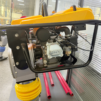 Pilonneuse thermique portée pour le compactage du sol et la construction routière