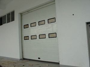 JIANDA <span class=keywords><strong>porta</strong></span> sezionale Industriale di colore bianco ad alta portanza <span class=keywords><strong>scorrevole</strong></span> <span class=keywords><strong>porta</strong></span> industriale con windows - Product Image 6