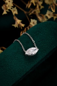 Collier pendentif classique en platine PT950 avec diamant ovale de 0,518 ct cultivé en laboratoire |   Collier pendentif en diamant de laboratoire taille ovale pour - Product Image 3