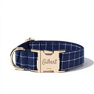 Ensemble de nœuds personnalisés en velours bleu uni faits à la main pour chiot avec nom gravé, collier personnalisé pour chien mâle - Product Image 1