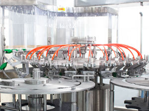 Machine de remplissage et de bouchage intégrée entièrement automatique pour jus de pomme/orange/fraise, remplissage à chaud - Product Image 3