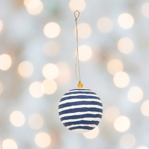 G.M.DEHQANI SONS Boule de Noël en papier faite à la main, rayée bleu et blanc, peinte à la main, décoration suspendue pour arbre, écologique et durable - Product Image 1