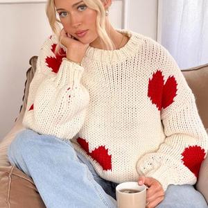 OEM & ODM Hàng Dệt Kim Nhà Máy Tùy Chỉnh Của Phụ Nữ Jacquard Intarsia Kem Chunky Đan Quá Khổ Dễ Thương Màu Đỏ Tình Yêu Trái Tim Áo Len Phụ Nữ - Product Image 2