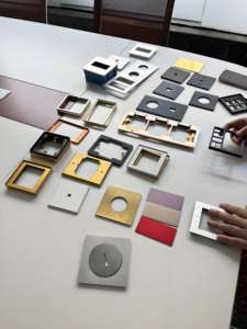 Индивидуальная алюминиевая анодированная умная панель для домашнего декора со светодиодным сенсорным стеклом, каркаса для переключателя с ЧПУ, для настенного покрытия отеля - Product Image 4