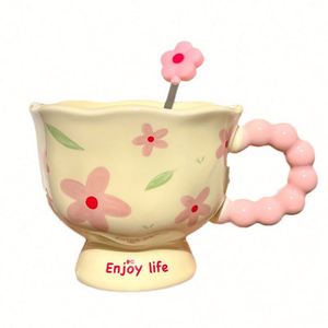 Taza de Cerámica con Diseño de Tulipanes en Caja de Regalo, Diseño Floral Pequeño y Elegante, Regalo Promocional para Chicas en Diversas Ocasiones - Product Image 4