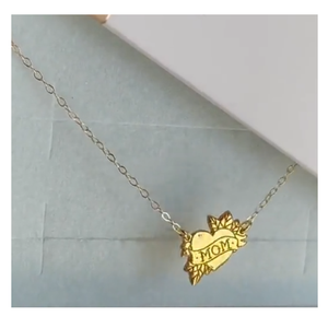 Collier pendentif Jietao personnalisé en forme de cœur « MOM » plaqué or en acier inoxydable, cadeau de fête des Mères, bijoux étanches - Product Image 3
