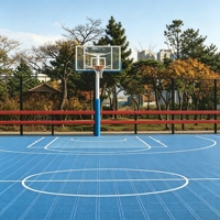 Dalles de sol modulaires en PP à emboîtement antidérapantes et écologiques pour terrains de sport (basketball et volley-ball) en extérieur