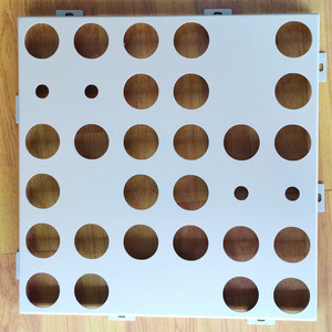 Tête de porte en aluminium perforé sur mesure, panneau décoratif pour la façade extérieure des magasins de centres commerciaux - Product Image 6