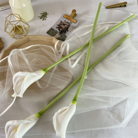 Bouquets de lys artificiels blancs en PU, vente en gros d'usine, parfaits pour la décoration de mariage, l'ornementation de la maison et les accessoires de photographie