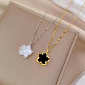 Collana con Ciondolo a Fiore in Acciaio al Titanio Bifacciale con Catena a Maglie Placcata Oro per Donne e Bambini - Product Image 2