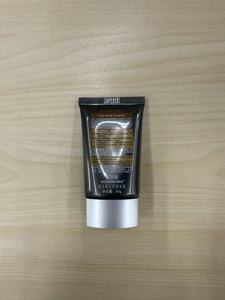 Tubo de Protector Solar Negro Mate Personalizado con Tapa Plateada de Rosca para Cosméticos de 60g, OEM ODM - Product Image 3
